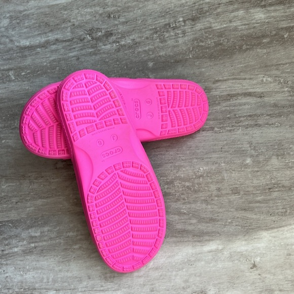 Crocs Iconic Comfort pink slides 6 - Picture 4 of 5